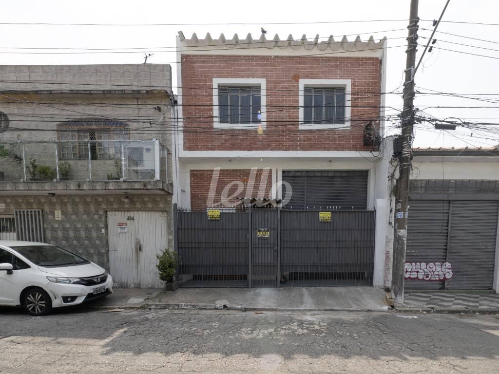 FACHADA de Galpão/Armazém para alugar, Padrão com 350 m², e 3 vagas em Vila Moinho Velho - São Paulo