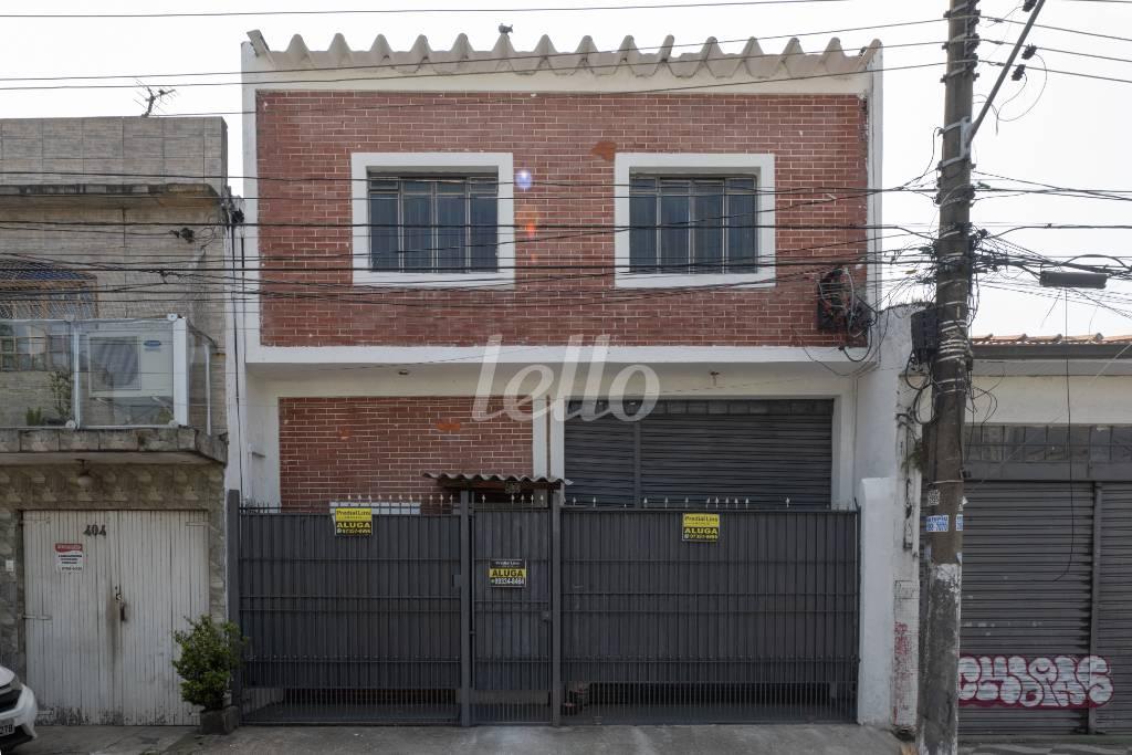 FACHADA de Galpão/Armazém para alugar, Padrão com 350 m², e 3 vagas em Vila Moinho Velho - São Paulo