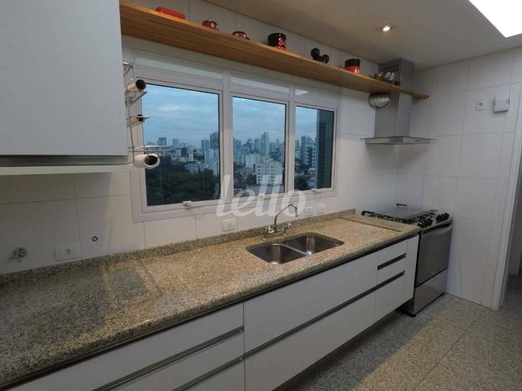 COZINHA de Apartamento à venda, Padrão com 234 m², 4 quartos e 4 vagas em Aclimação - São Paulo