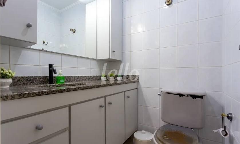 BANHEIRO de Apartamento à venda, Padrão com 58 m², 2 quartos e 1 vaga em Vila Gumercindo - São Paulo