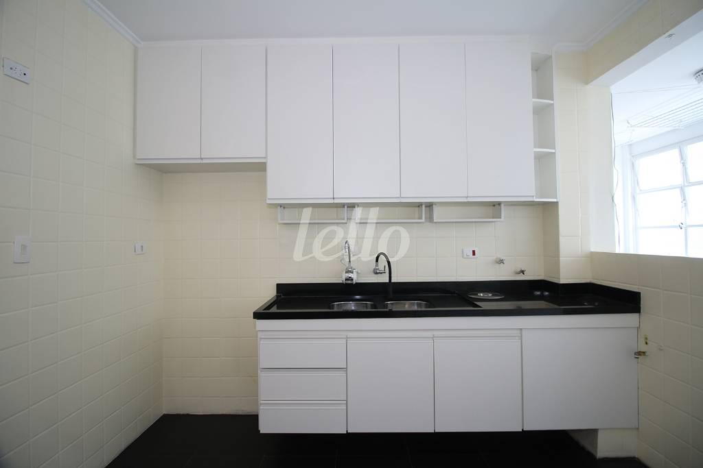 COZINHA de Apartamento para alugar, Padrão com 140 m², 3 quartos e 1 vaga em Vila Nova Conceição - São Paulo
