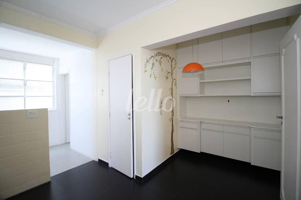 COZINHA de Apartamento para alugar, Padrão com 140 m², 3 quartos e 1 vaga em Vila Nova Conceição - São Paulo