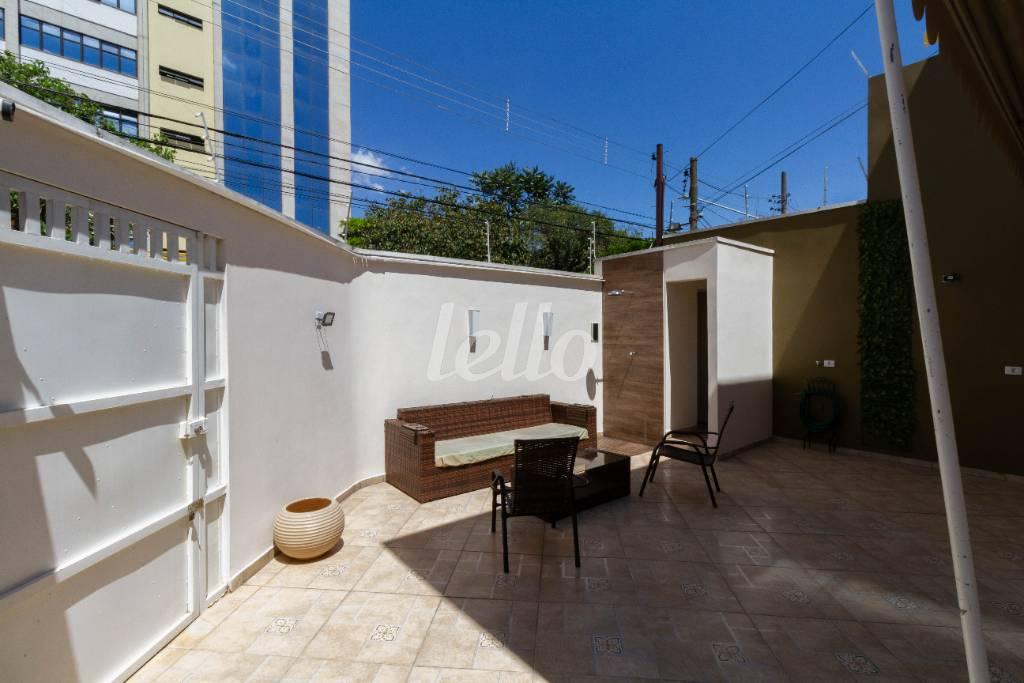 QUINTAL E ESPAÇO COMUM de Casa à venda, sobrado com 168 m², 4 quartos e 2 vagas em Parque São Jorge - São Paulo