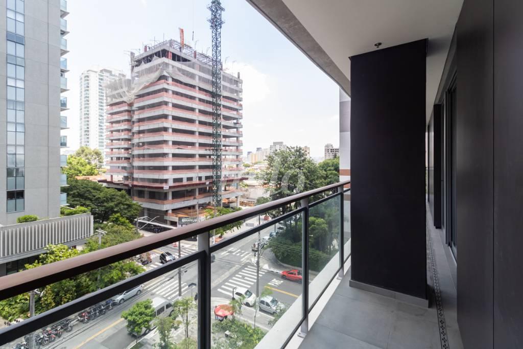 06 VARANDA de Sala / Conjunto para alugar, Padrão com 369 m², e 6 vagas em Tatuapé - São Paulo