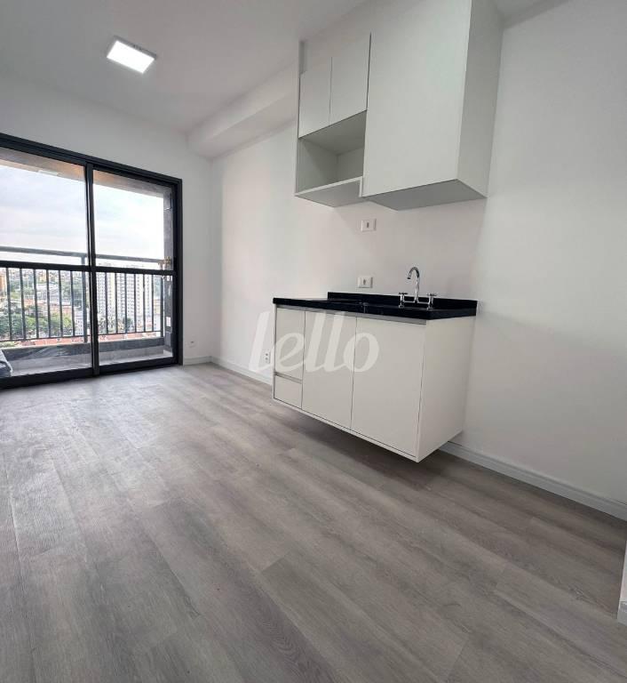 SALA / COZINHA de Apartamento para alugar, Padrão com 28 m², 1 quarto e em Vila Independência - São Paulo