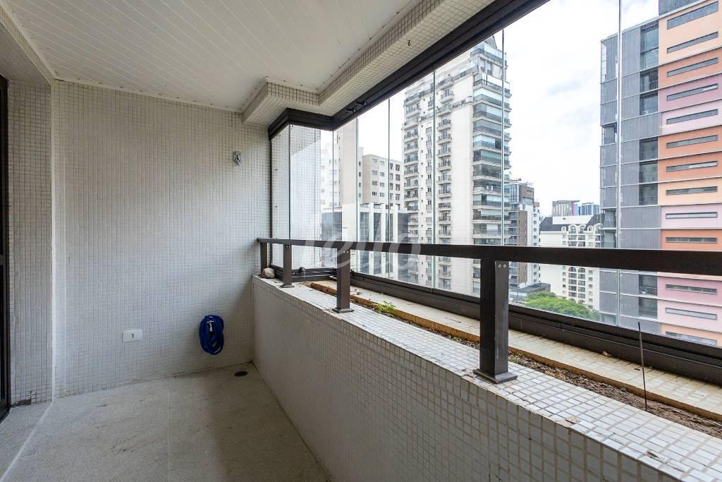 07SACADAVARANDA_002 de Apartamento para alugar, Padrão com 161 m², 3 quartos e 3 vagas em Vila Nova Conceição - São Paulo