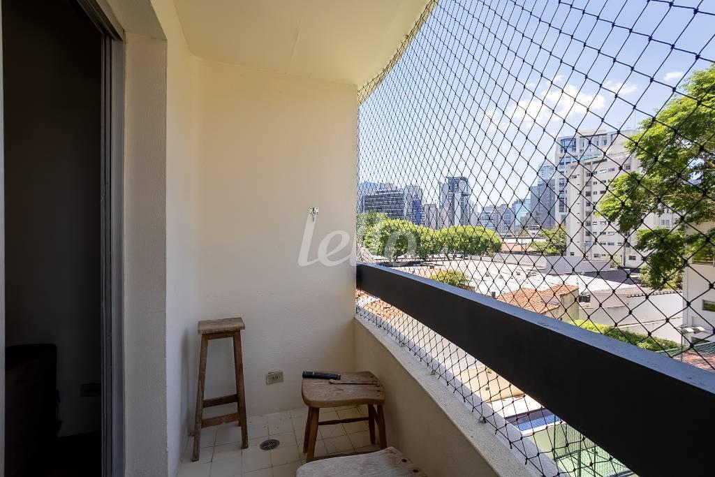 01SACADAVARANDA_001 de Apartamento para alugar, Padrão com 86 m², 3 quartos e 1 vaga em Vila Olímpia - São Paulo