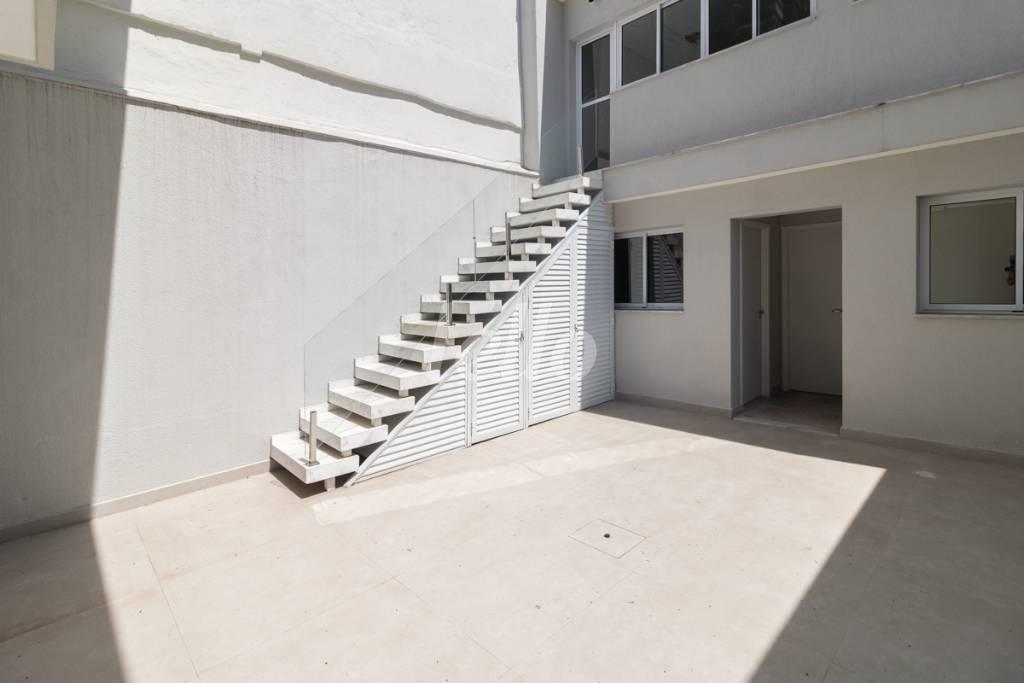 24 AREA EXTERNA de Casa para alugar, sobrado com 213 m², 3 quartos e 5 vagas em Vila Regente Feijó - São Paulo