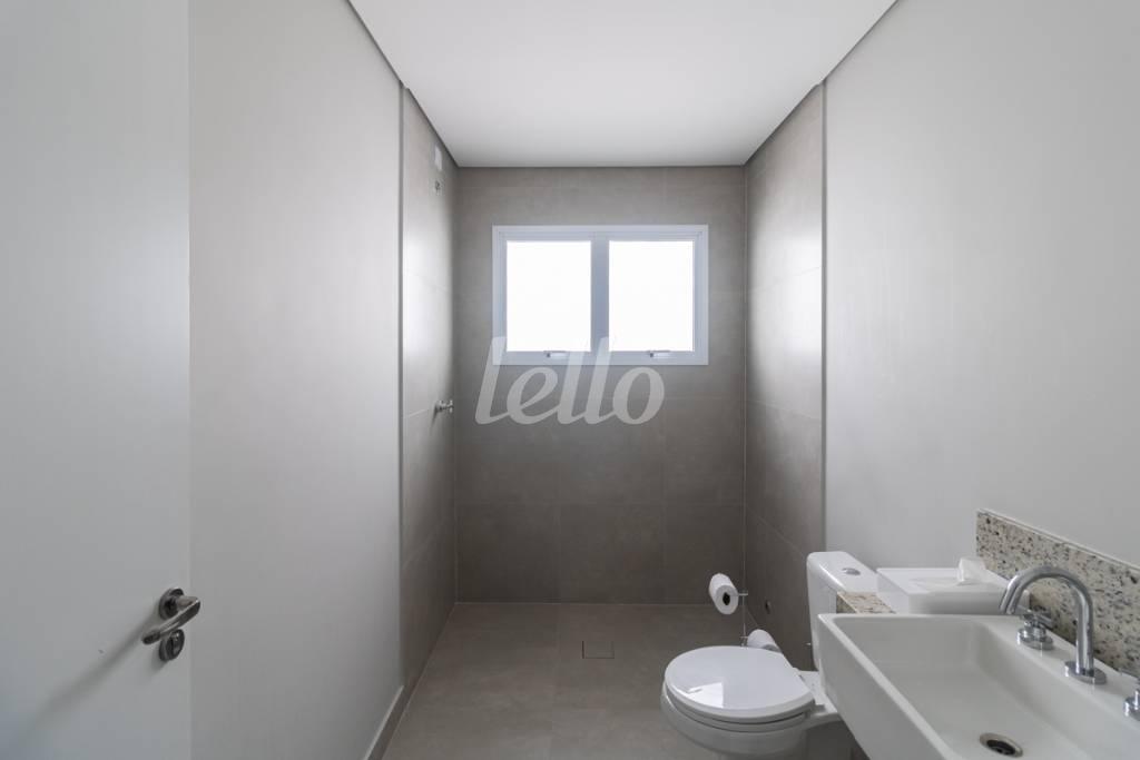 17 BANHEIRO 3 de Casa para alugar, sobrado com 213 m², 3 quartos e 5 vagas em Vila Regente Feijó - São Paulo