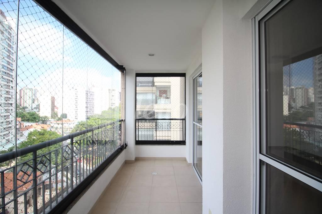 VARANDA de Apartamento para alugar, Padrão com 119 m², 3 quartos e 3 vagas em Vila Mariana - São Paulo