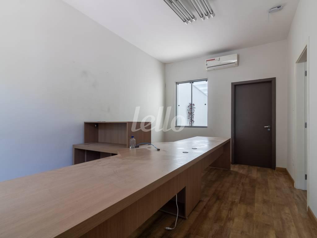 SALA de Casa para alugar, sobrado com 210 m², e 2 vagas em Pinheiros - São Paulo