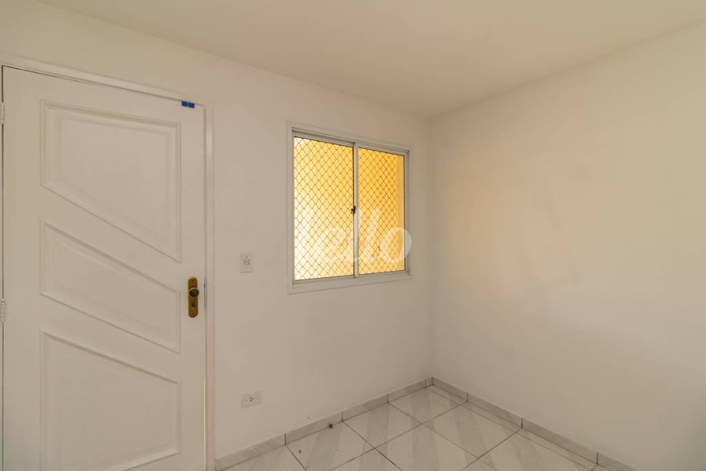 05 SALA de Casa para alugar, sobrado com 82 m², 3 quartos e 1 vaga em Vila Pierina - São Paulo