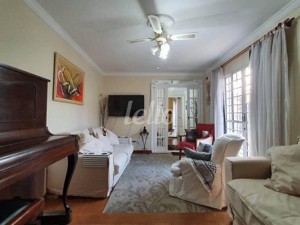 LIVING de Casa à venda, sobrado com 188 m², 2 quartos e 2 vagas em Vila Clementino - São Paulo