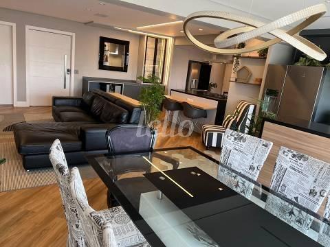 LIVING de Apartamento à venda, Padrão com 149 m², 3 quartos e 2 vagas em Vila Santa Catarina - São Paulo