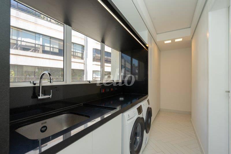 ÁREA DE SERVIÇO de Apartamento à venda, Duplex com 397 m², 3 quartos e 5 vagas em Vila Cruzeiro - São Paulo