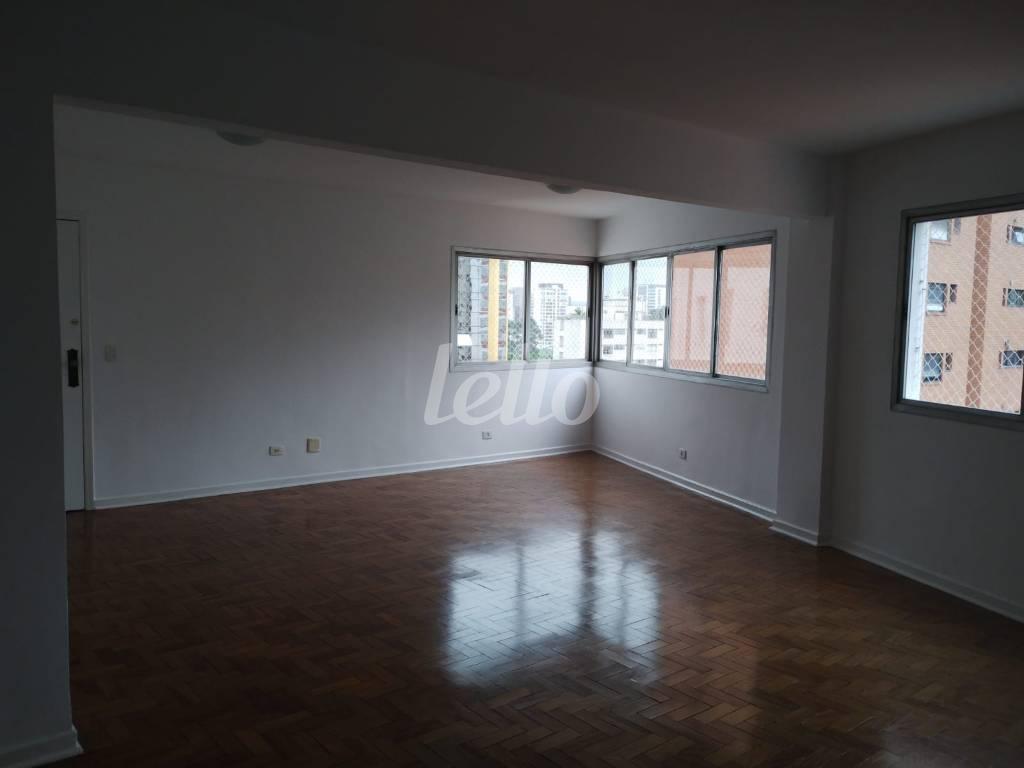 SALA de Apartamento para alugar, Padrão com 106 m², 3 quartos e 1 vaga em Perdizes - São Paulo