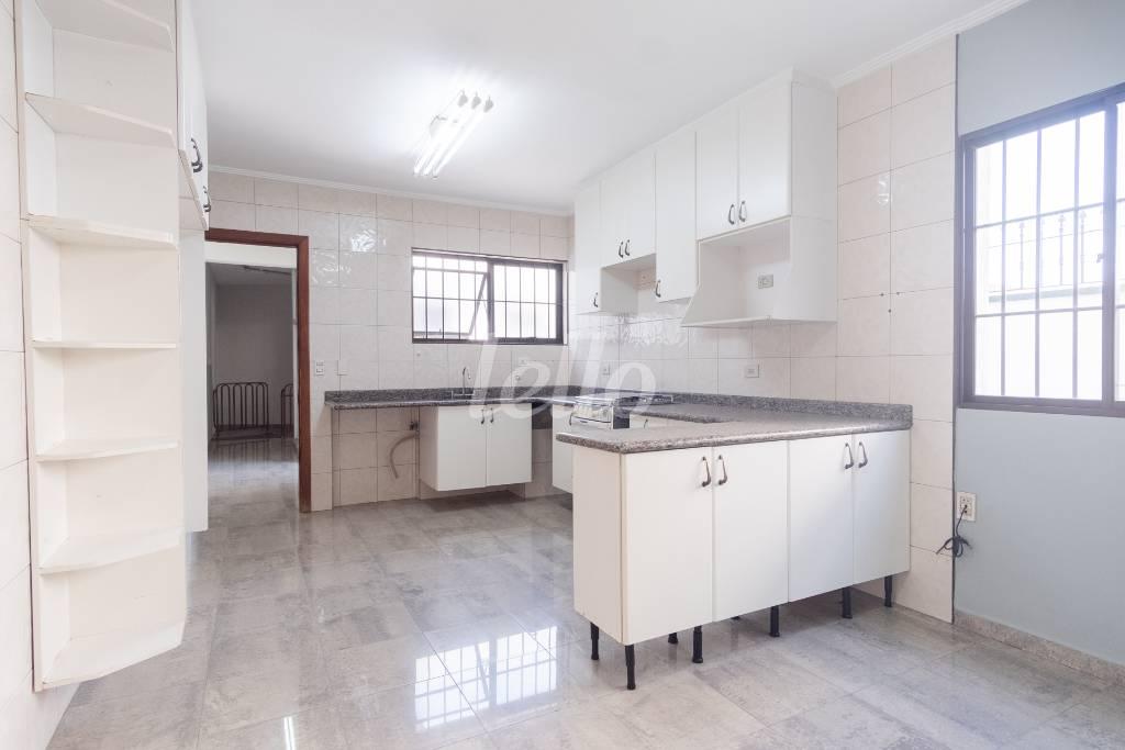 COZINHA de Casa à venda, sobrado com 205 m², 3 quartos e 6 vagas em Vila Oratório - São Paulo