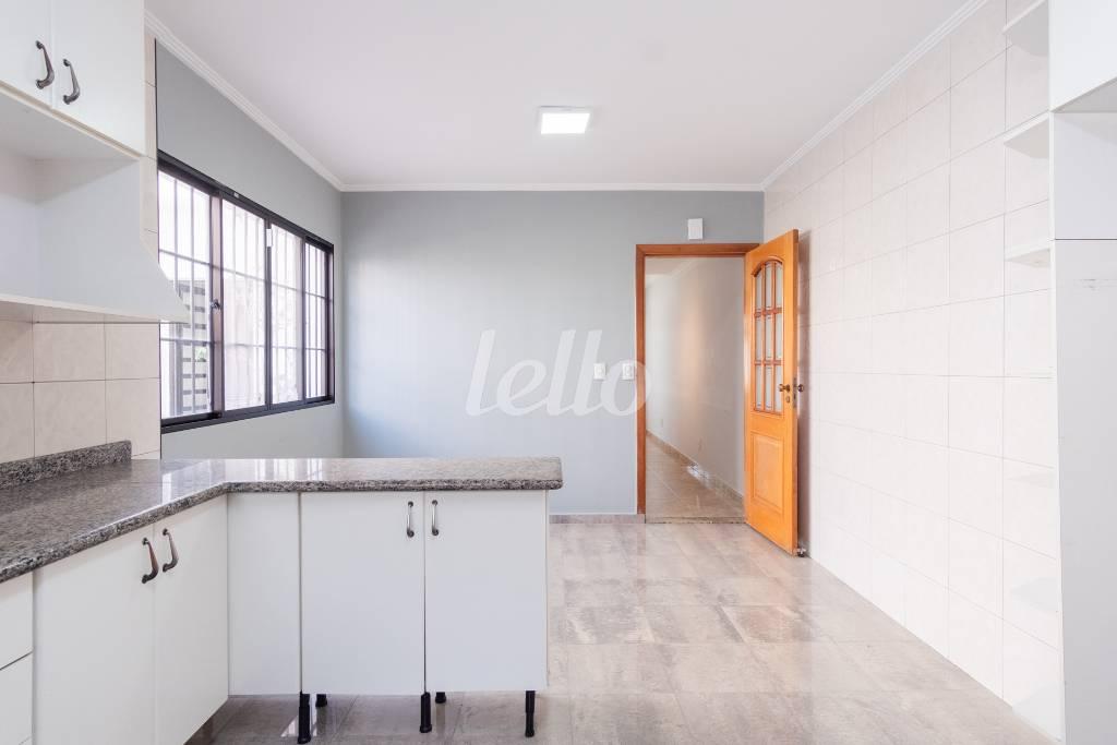 COZINHA de Casa à venda, sobrado com 205 m², 3 quartos e 6 vagas em Vila Oratório - São Paulo