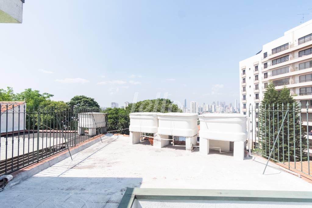VISTA de Casa à venda, sobrado com 205 m², 3 quartos e 6 vagas em Vila Oratório - São Paulo