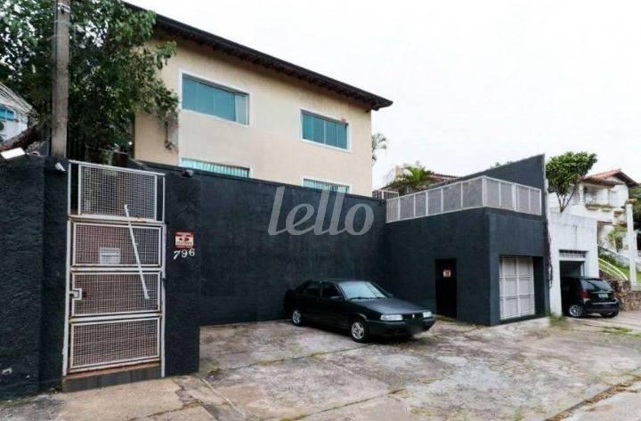 FACHADA de Casa à venda, sobrado com 350 m², 4 quartos e 4 vagas em Sumaré - São Paulo