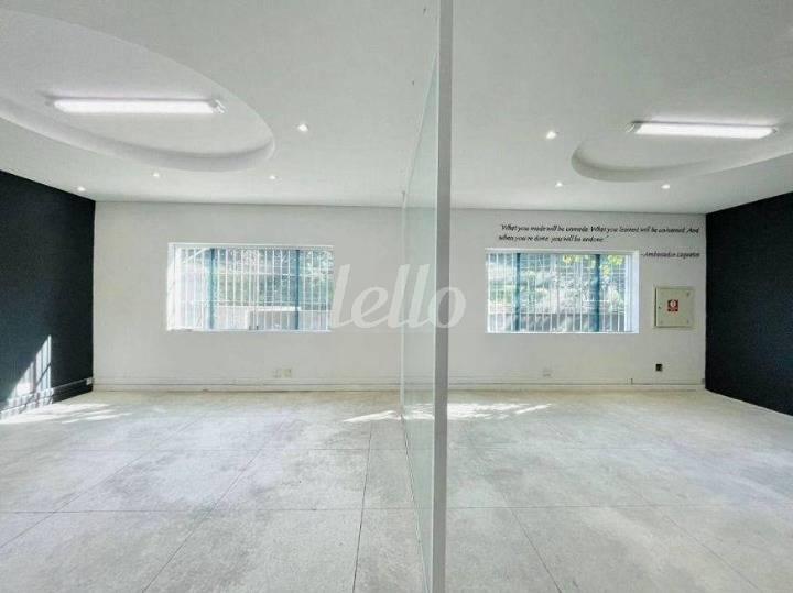 SALAS de Casa à venda, sobrado com 350 m², 4 quartos e 4 vagas em Sumaré - São Paulo