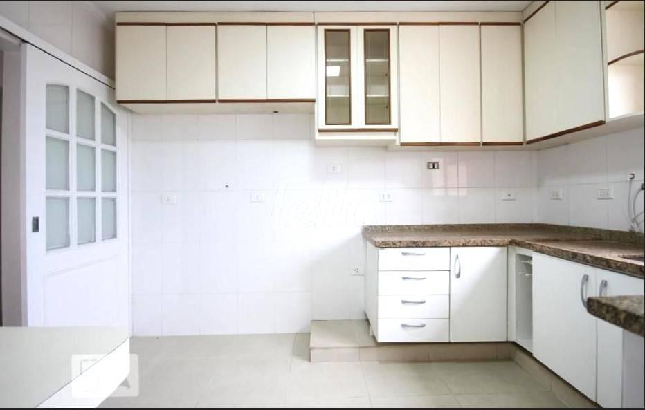 COZINHA de Apartamento à venda, Padrão com 130 m², 3 quartos e 2 vagas em Jardim Vila Mariana - São Paulo