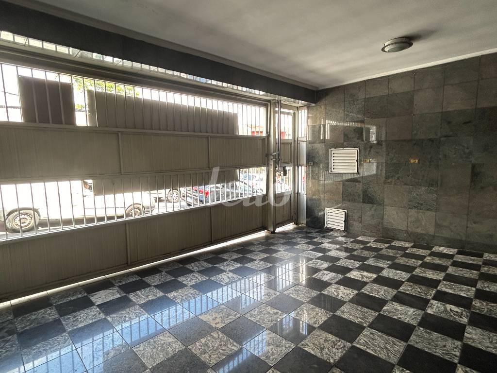 GARAGEM de Casa à venda, sobrado com 170 m², 3 quartos e 2 vagas em Santana - São Paulo