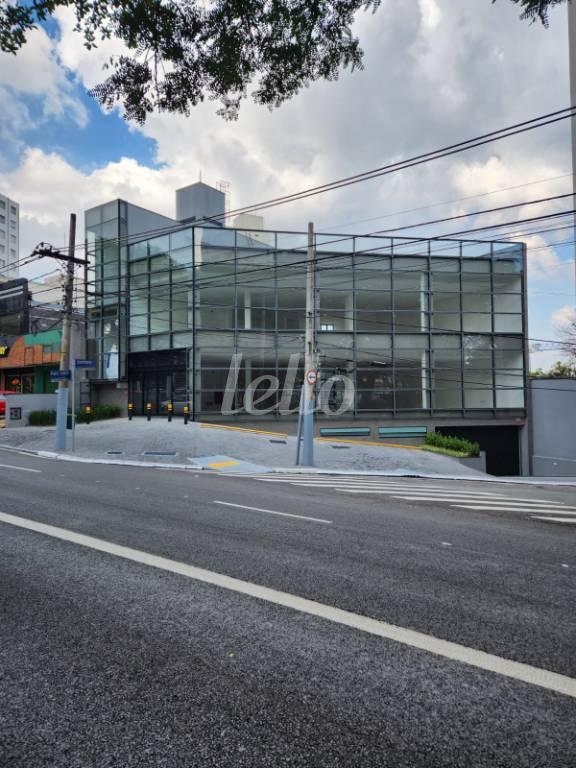 FACHADA de Prédio Comercial para alugar, Monousuário com 900 m², e 22 vagas em Mooca - São Paulo