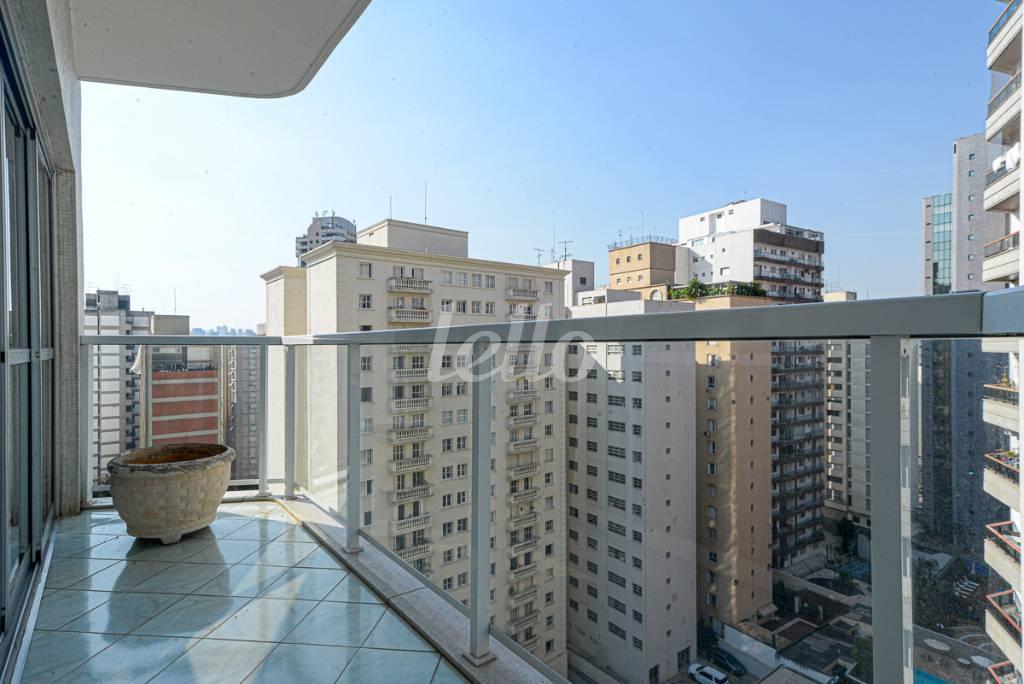 VARANDA SALA de Apartamento à venda, Padrão com 215 m², 3 quartos e 2 vagas em Itaim Bibi - São Paulo