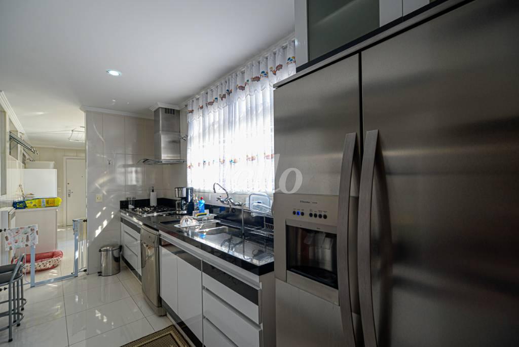 COZINHA de Apartamento à venda, Padrão com 215 m², 3 quartos e 2 vagas em Itaim Bibi - São Paulo