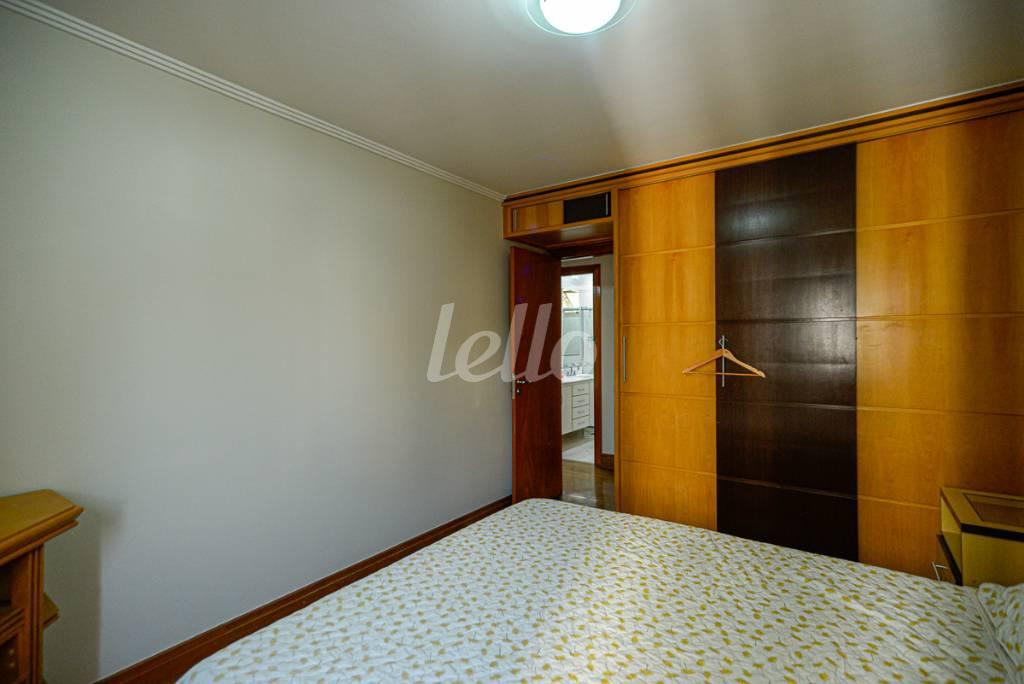QUARTO 2 de Apartamento à venda, Padrão com 215 m², 3 quartos e 2 vagas em Itaim Bibi - São Paulo