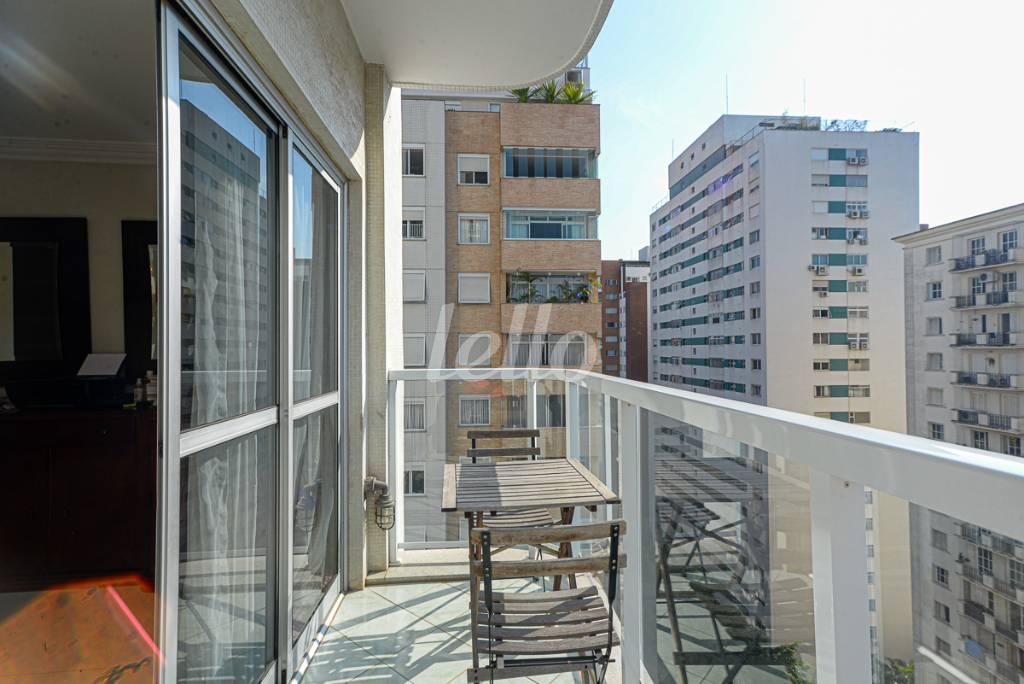 VARANDA SALA JANTAR de Apartamento à venda, Padrão com 215 m², 3 quartos e 2 vagas em Itaim Bibi - São Paulo