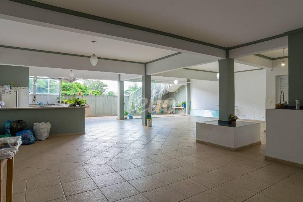 02GARAGEM de Casa à venda, térrea com 380 m², 4 quartos e 8 vagas em Barro Branco - zona Norte - São Paulo