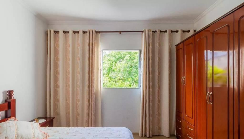 DORMITÓRIO de Casa à venda, assobradada com 284 m², 3 quartos e 4 vagas em Vila Valparaíso - Santo André