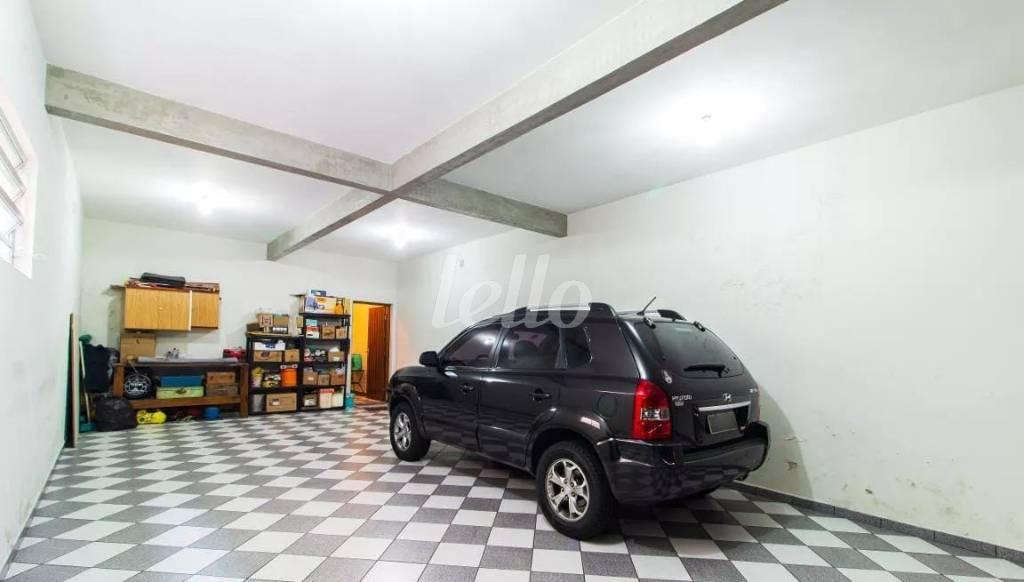 GARAGEM de Casa à venda, assobradada com 284 m², 3 quartos e 4 vagas em Vila Valparaíso - Santo André