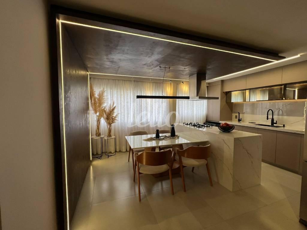 SALA E COZINHA de Apartamento à venda, Padrão com 60 m², 2 quartos e 1 vaga em Cidade Mãe do Céu - São Paulo