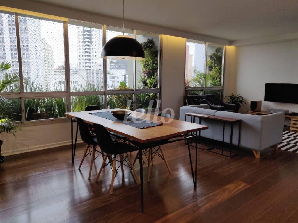 SALA de Apartamento à venda, Padrão com 156 m², 3 quartos e 2 vagas em Bela Vista - São Paulo