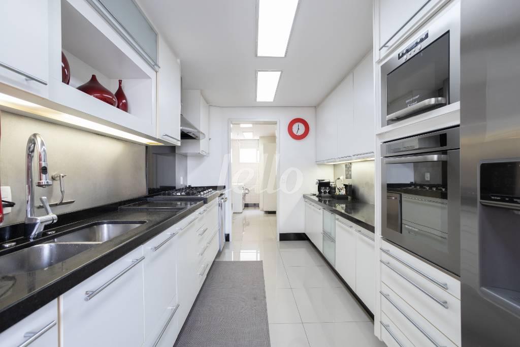 COZINHA de Apartamento à venda, cobertura - Padrão com 355 m², 4 quartos e 4 vagas em Planalto Paulista - São Paulo