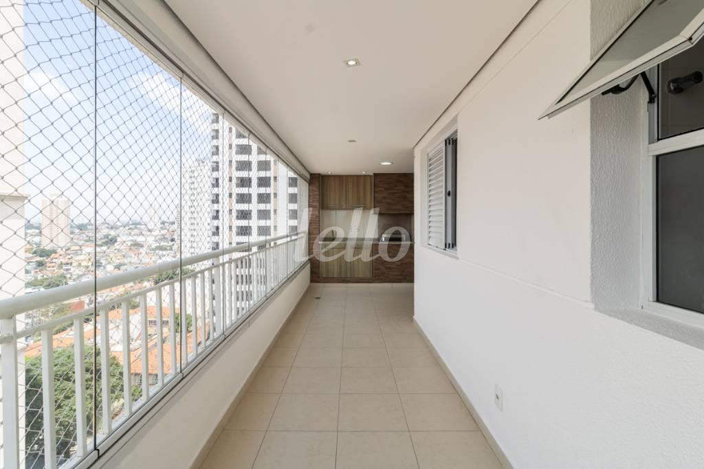 VARANDA de Apartamento à venda, Padrão com 97 m², 2 quartos e 2 vagas em Vila Bertioga - São Paulo