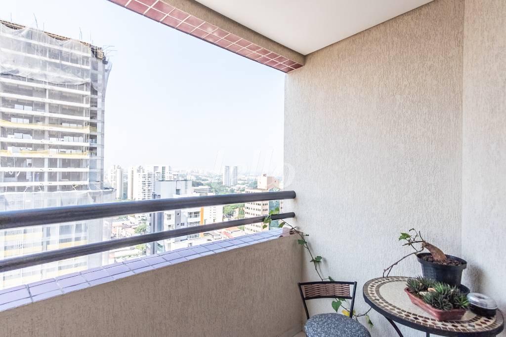 SACADA de Apartamento à venda, Padrão com 67 m², 2 quartos e 2 vagas em Tatuapé - São Paulo