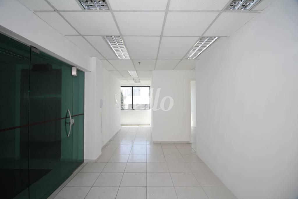 ENTRADA de Sala / Conjunto para alugar, Padrão com 98 m², e 2 vagas em Vila Mariana - São Paulo