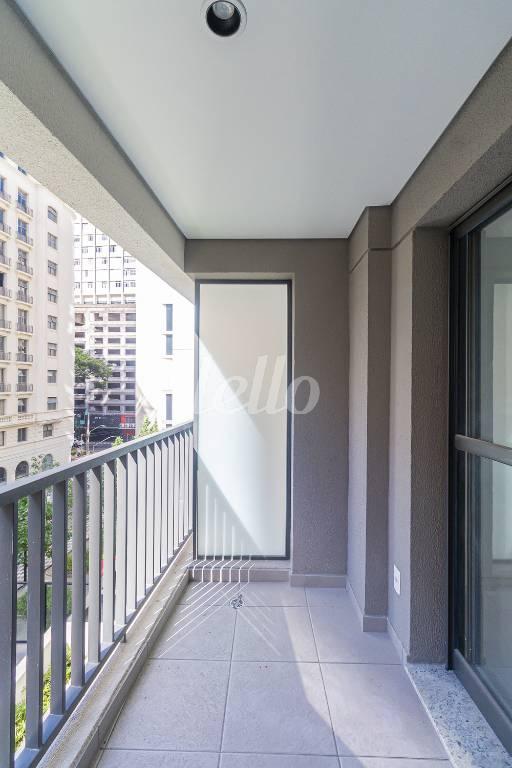 SACADA de Apartamento para alugar, Padrão com 22 m², 1 quarto e em República - São Paulo