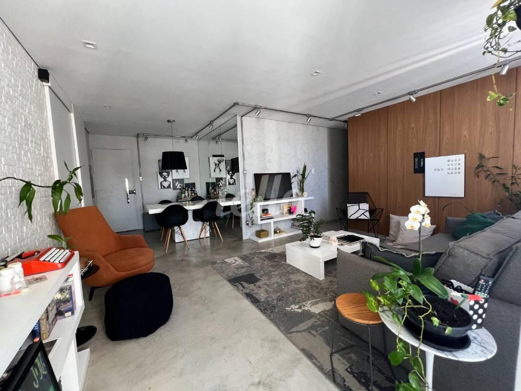 SALA de Apartamento à venda, Padrão com 83 m², 2 quartos e 2 vagas em Jardim Zaira - Guarulhos