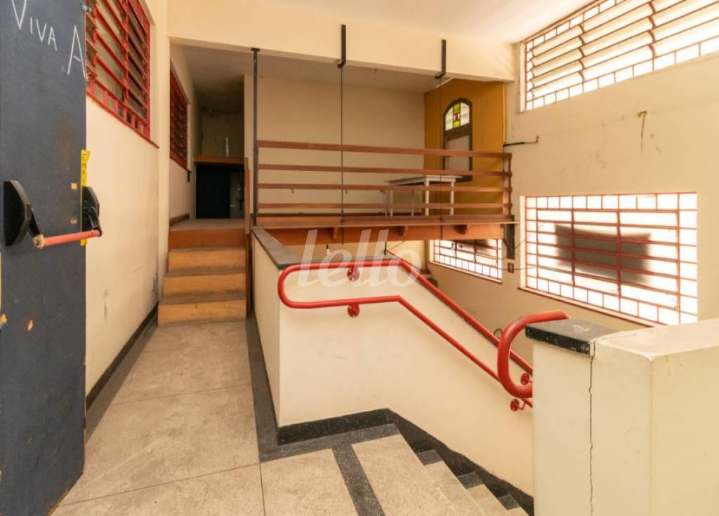 LOJA de Loja para alugar, Padrão com 443 m², e em República - São Paulo