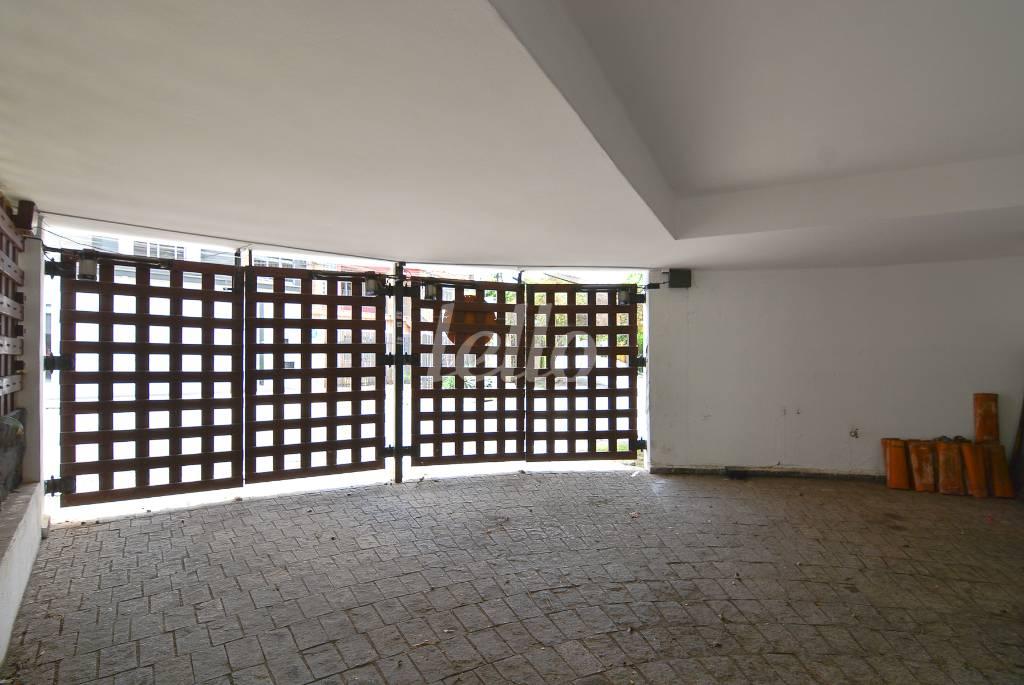 GARAGEM de Casa à venda, sobrado com 302 m², 3 quartos e 2 vagas em Jardim Franca - São Paulo