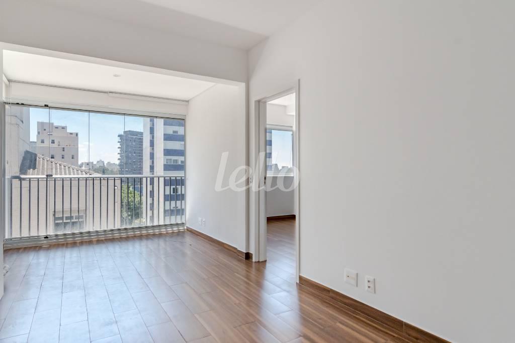 05SALA_001 de Apartamento para alugar, Padrão com 37 m², 1 quarto e 1 vaga em Sumaré - São Paulo
