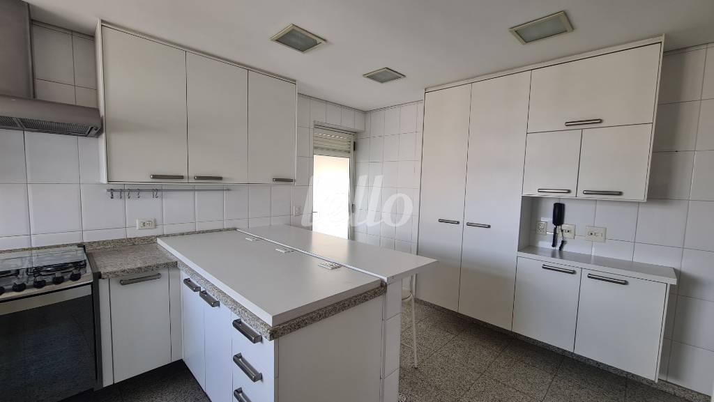 COZINHA de Apartamento para alugar, cobertura - Padrão com 466 m², 4 quartos e 7 vagas em Planalto Paulista - São Paulo