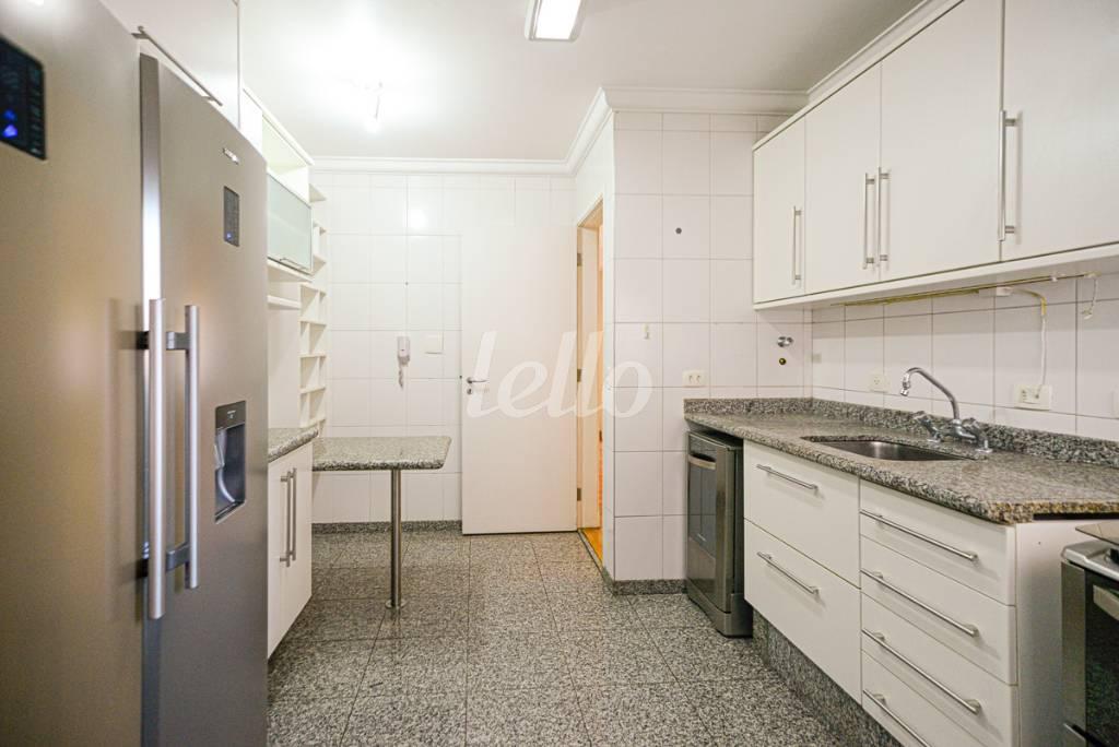 COZINHA de Apartamento à venda, Padrão com 116 m², 3 quartos e 2 vagas em Vila Mariana - São Paulo