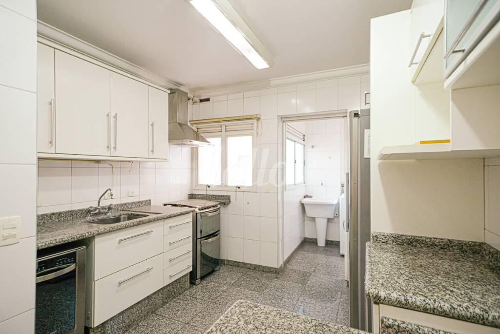 COZINHA de Apartamento à venda, Padrão com 116 m², 3 quartos e 2 vagas em Vila Mariana - São Paulo