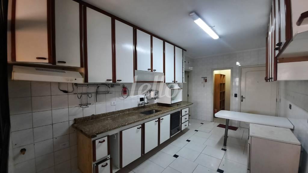 COZINHA de Apartamento à venda, Padrão com 130 m², 3 quartos e 2 vagas em Vila Galvão - Guarulhos